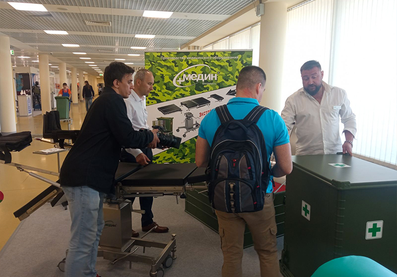 Медин на выставке "Военно-полевая хирургия и реабилитация"